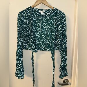 Akaiv Teal and White Two-Piece Set